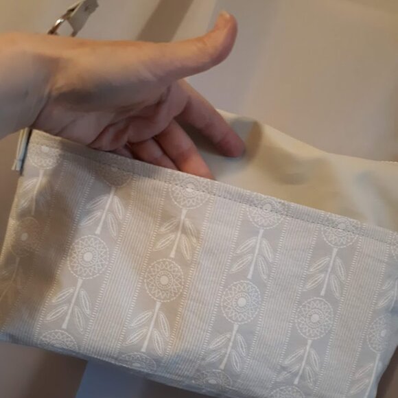 NEW Southwestern Aztec Medallion floral Shoulder bag Purse Faux Leather Ivory Gr - Picture 3 of 9